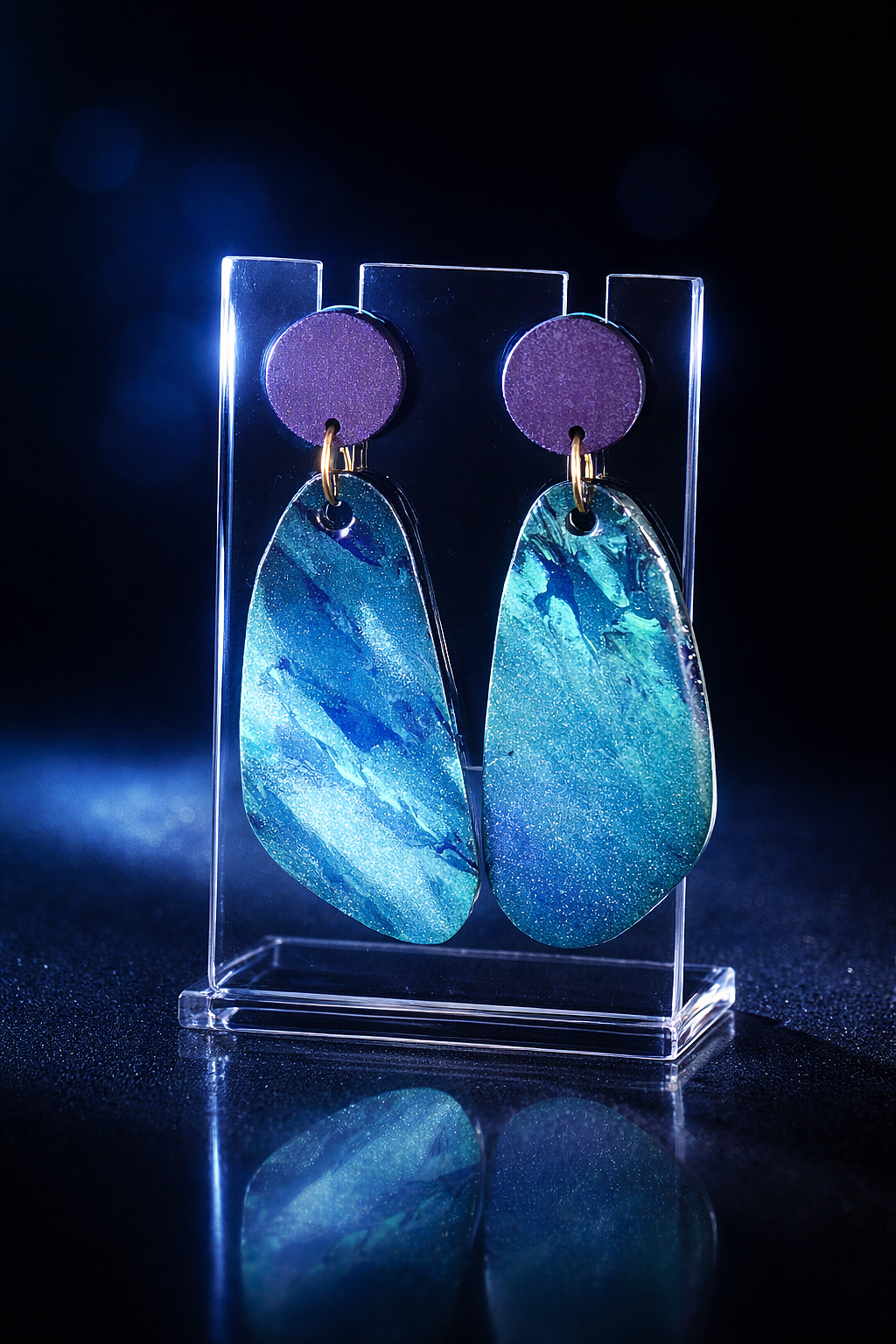 Hohto näkyy parhaiten UV-valossa. 